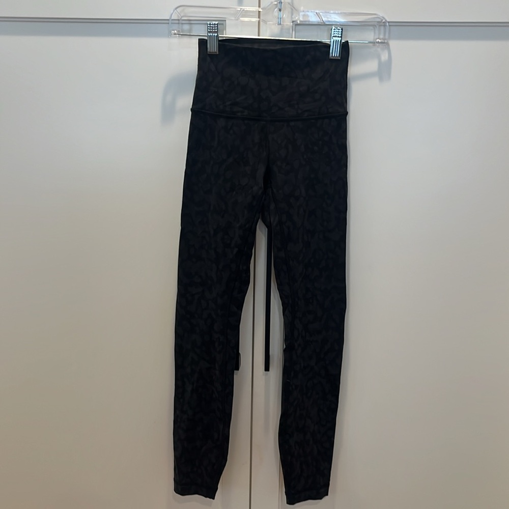 Lululemon Leggings Wonder Under - Picture 2 of 3